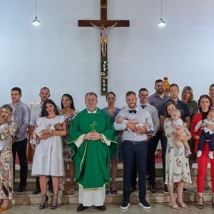 Petero djece kršteno u Nacionalnom svetištu svetog Josipa